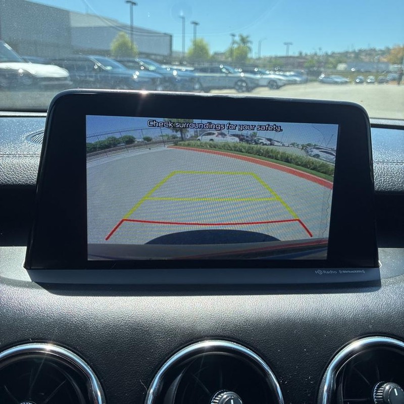 Kia Stinger Vehicle Full-screen Gallery Image 17