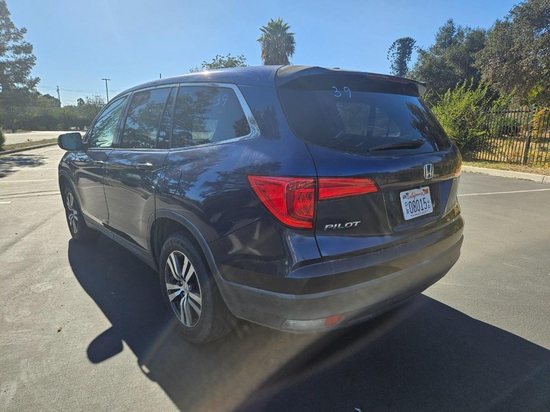 Honda Pilot Vehicle Full-screen Gallery Image 03
