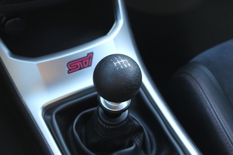 Subaru Impreza Wagon WRX Vehicle Full-screen Gallery Image 12