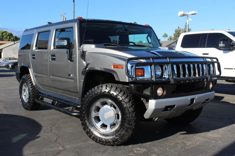 HUMMER H2 Vehicle Full-screen Gallery Image 02