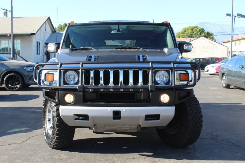 HUMMER H2 Vehicle Full-screen Gallery Image 03