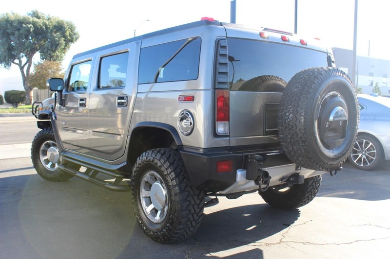 HUMMER H2 Vehicle Full-screen Gallery Image 04