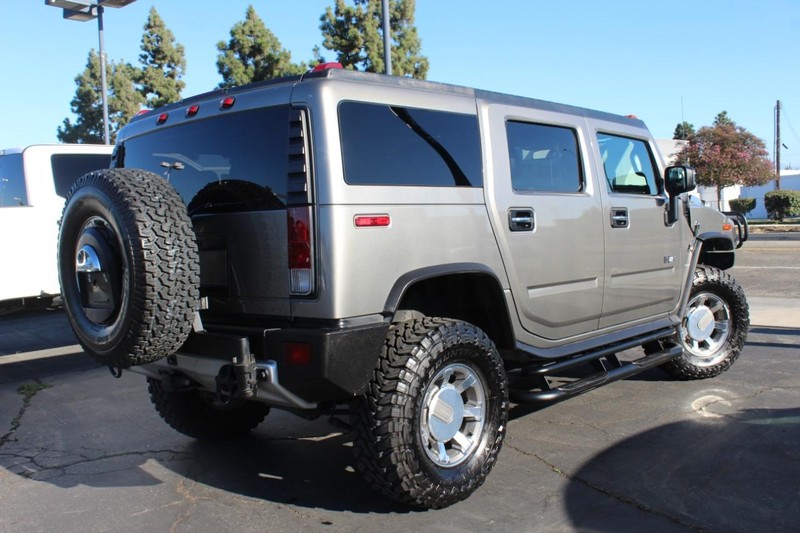 HUMMER H2 Vehicle Full-screen Gallery Image 05