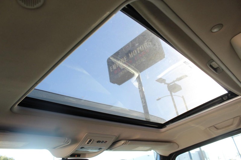 HUMMER H2 Vehicle Full-screen Gallery Image 10