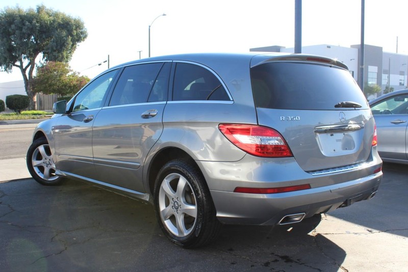 Mercedes-Benz R-Class Vehicle Full-screen Gallery Image 03