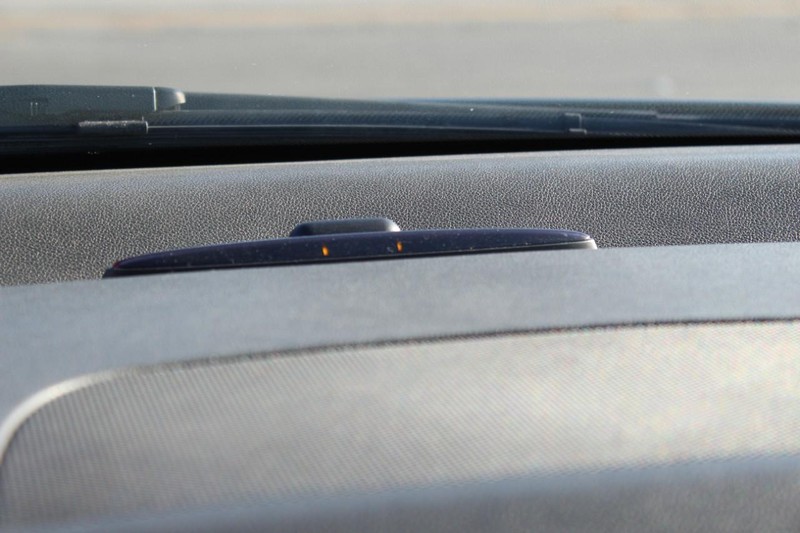 Mercedes-Benz R-Class Vehicle Full-screen Gallery Image 09