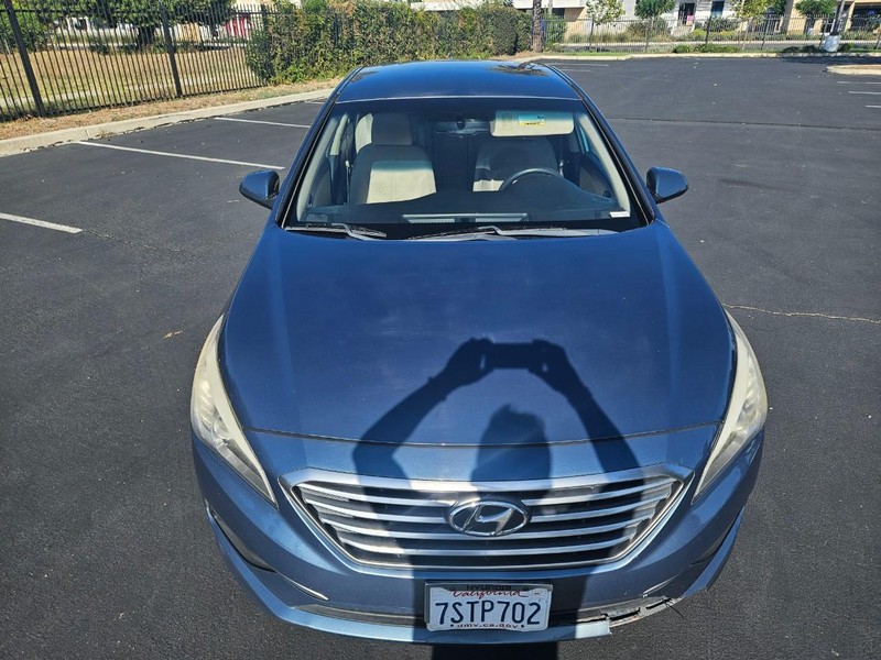 Hyundai Sonata Vehicle Full-screen Gallery Image 08