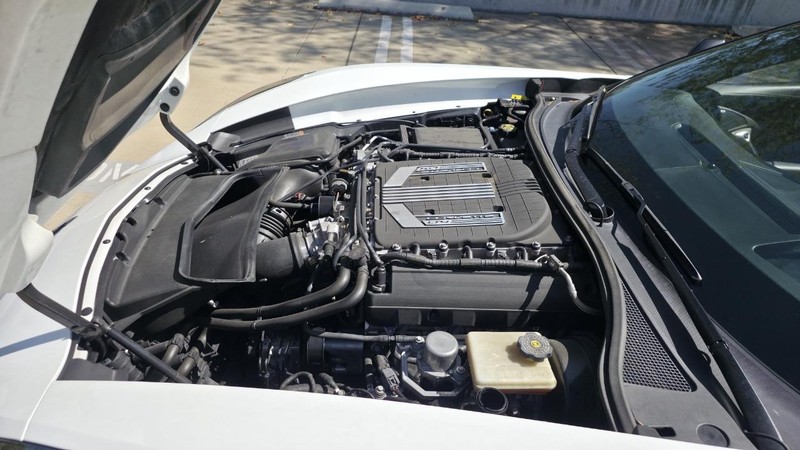 Chevrolet Corvette Vehicle Full-screen Gallery Image 22