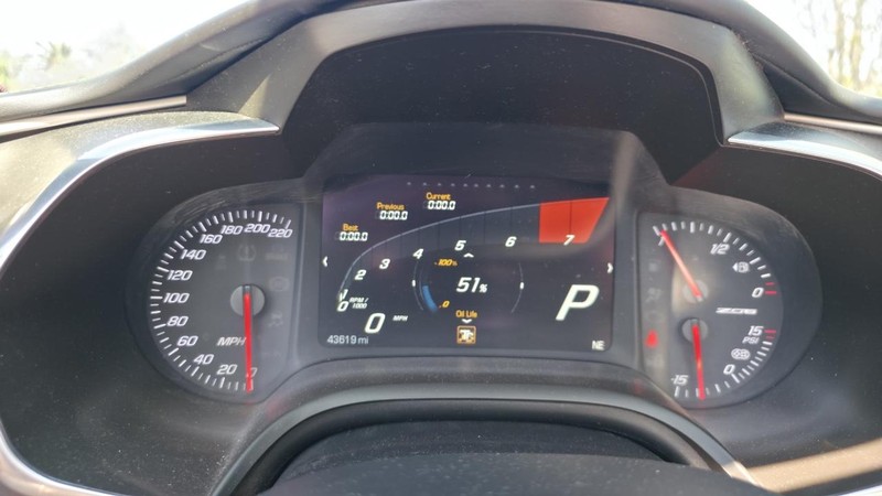 Chevrolet Corvette Vehicle Full-screen Gallery Image 23