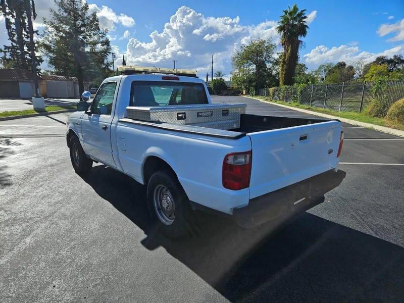 Ford Ranger Vehicle Full-screen Gallery Image 03
