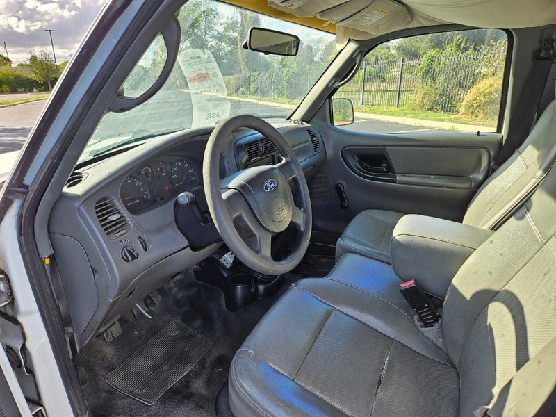 Ford Ranger Vehicle Full-screen Gallery Image 11
