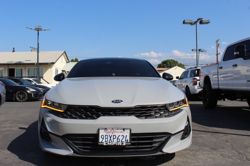 Kia K5 Vehicle Full-screen Gallery Image 05