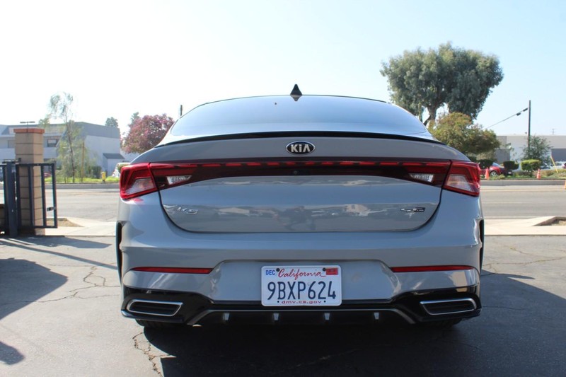 Kia K5 Vehicle Full-screen Gallery Image 06