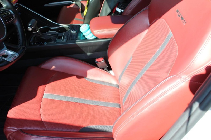Kia K5 Vehicle Full-screen Gallery Image 08