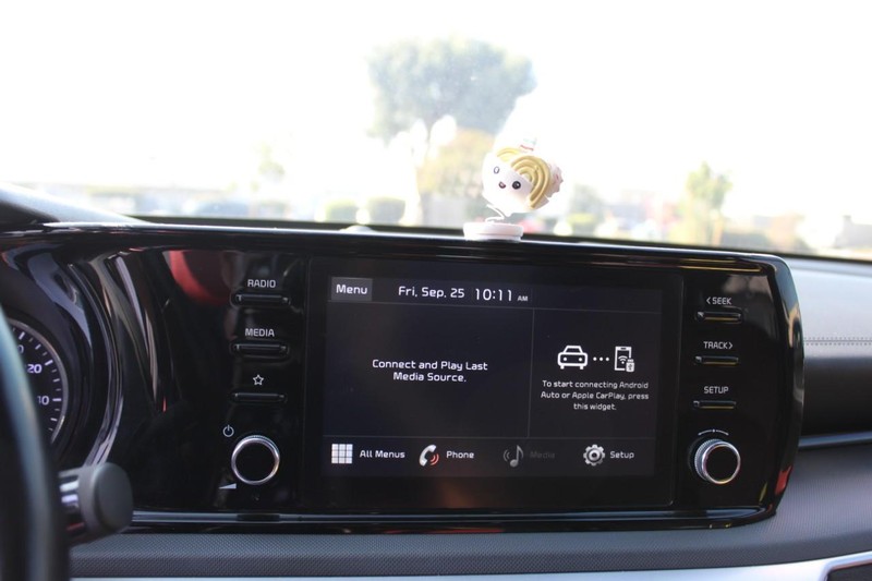 Kia K5 Vehicle Full-screen Gallery Image 10