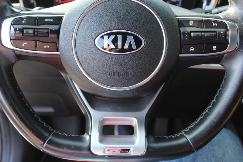 Kia K5 Vehicle Full-screen Gallery Image 14