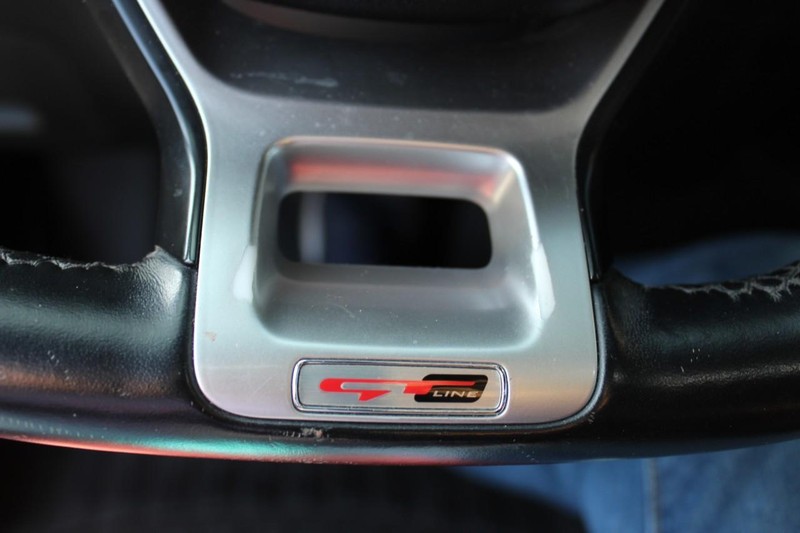 Kia K5 Vehicle Full-screen Gallery Image 17