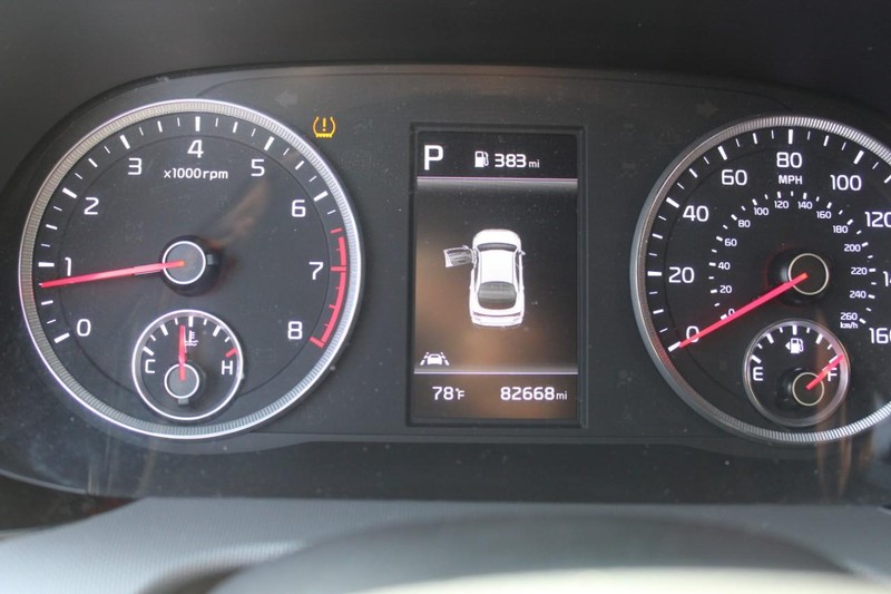 Kia K5 Vehicle Full-screen Gallery Image 18