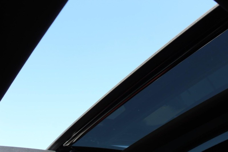 Kia K5 Vehicle Full-screen Gallery Image 19