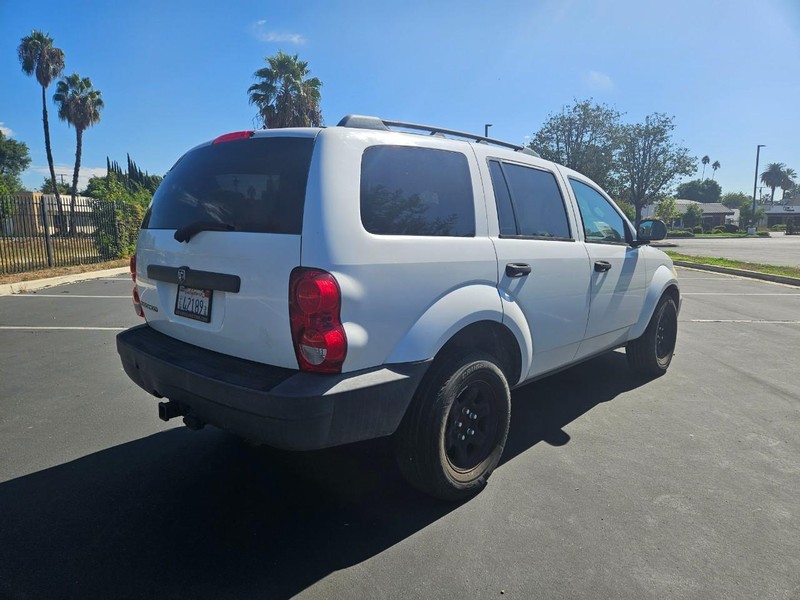 Dodge Durango Vehicle Full-screen Gallery Image 05