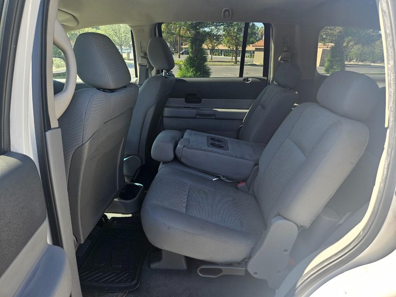 Dodge Durango Vehicle Full-screen Gallery Image 11