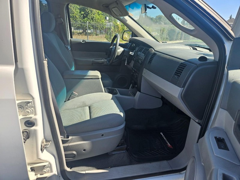 Dodge Durango Vehicle Full-screen Gallery Image 17