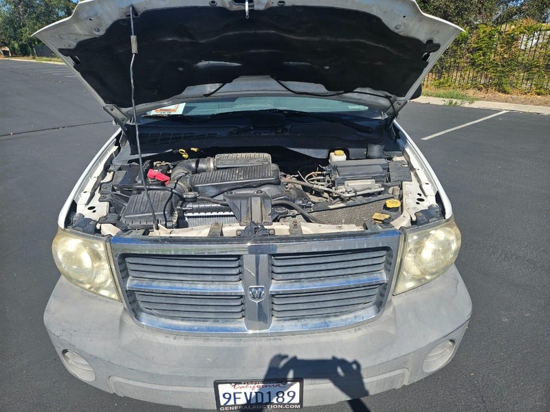 Dodge Durango Vehicle Full-screen Gallery Image 18