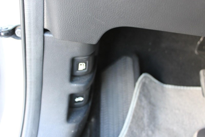 Honda CR-V Vehicle Full-screen Gallery Image 13