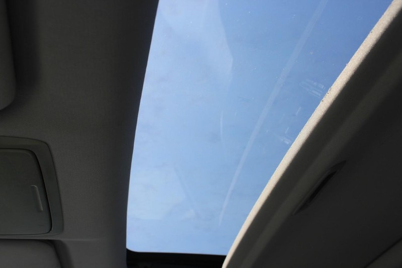 Honda CR-V Vehicle Full-screen Gallery Image 22