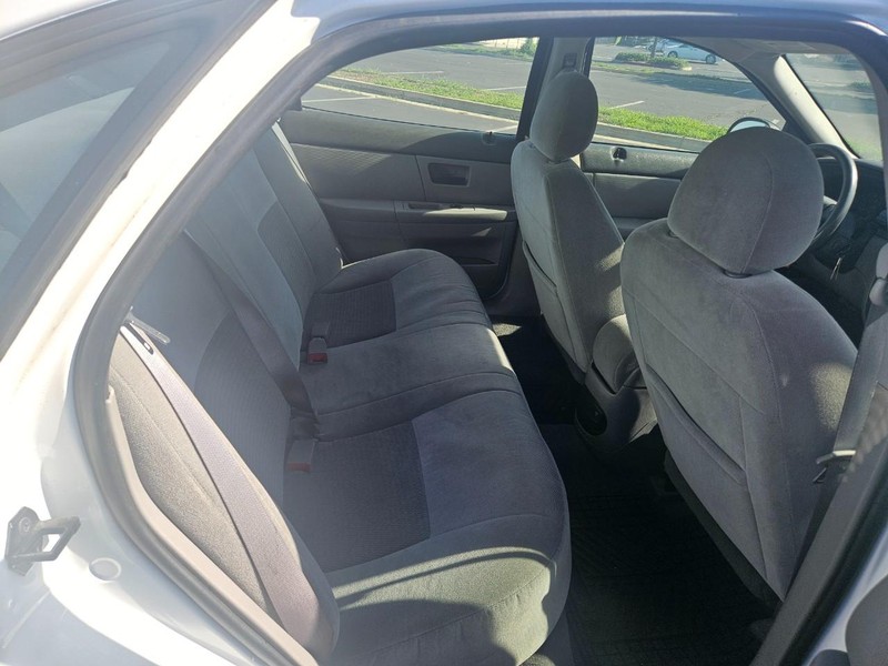 Ford Taurus Vehicle Full-screen Gallery Image 14