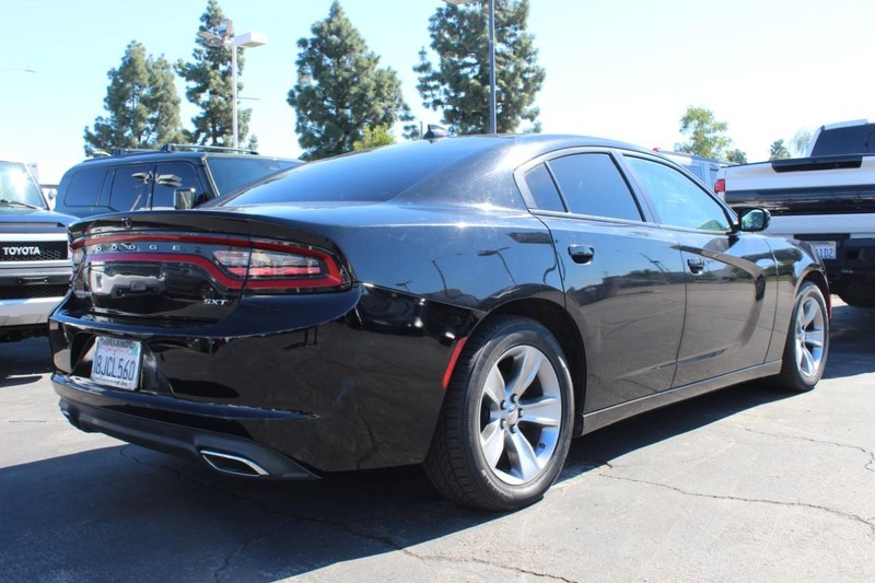 Dodge Charger Vehicle Full-screen Gallery Image 03