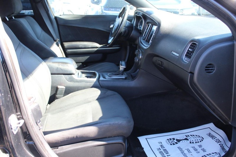 Dodge Charger Vehicle Full-screen Gallery Image 06