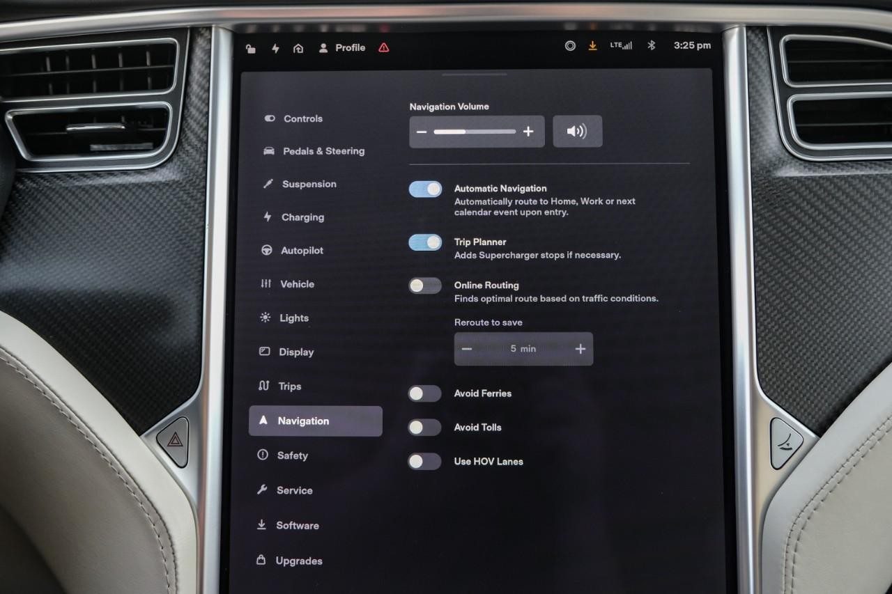 Tesla Model X Vehicle Full-screen Gallery Thumbnail 180