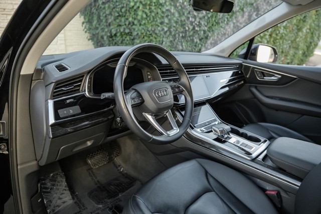 Audi Q7 Vehicle Main Gallery Image 23