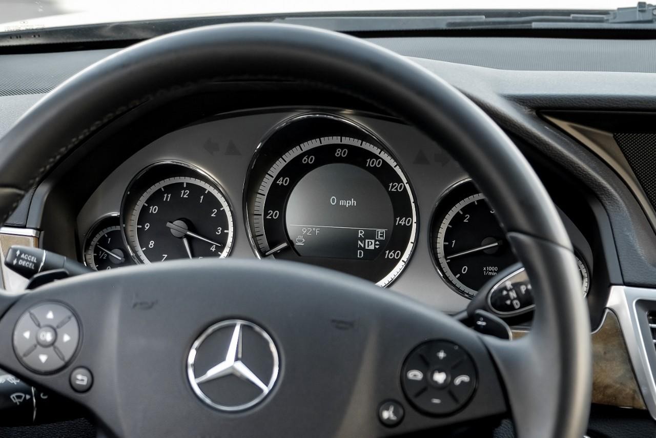 2011 Mercedes-Benz E-Class E350 BlueTEC Luxury photo