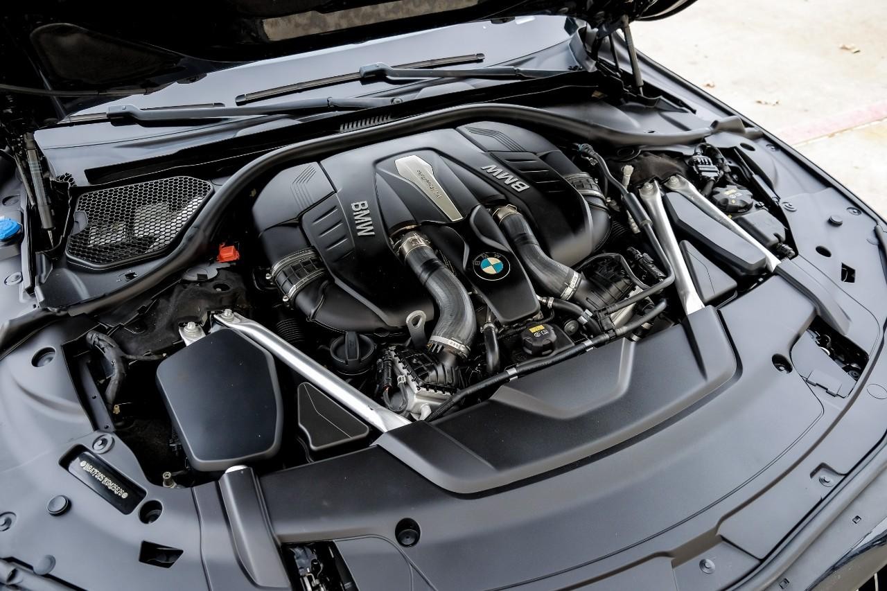 2019 BMW 7-Series 750i M Sport  Executive Packag photo
