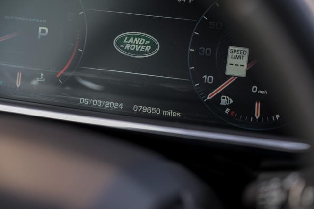 Land Rover Range Rover Sport Vehicle Main Gallery Image 20