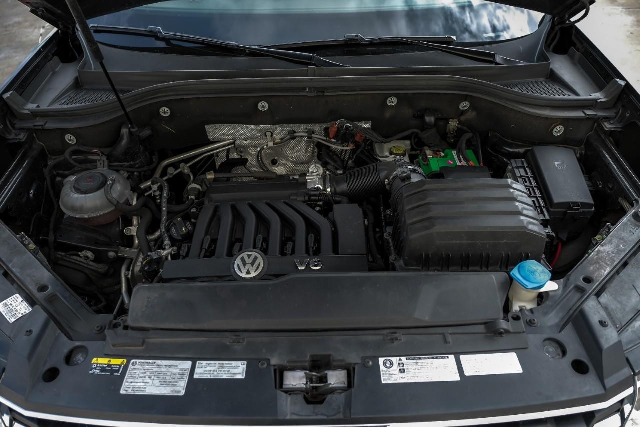 2019 Volkswagen Atlas 3.6L V6 SEL R-Line photo
