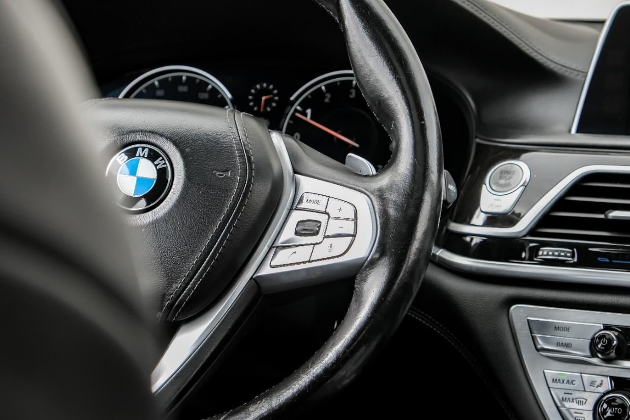 2017 BMW 7-Series 750i photo