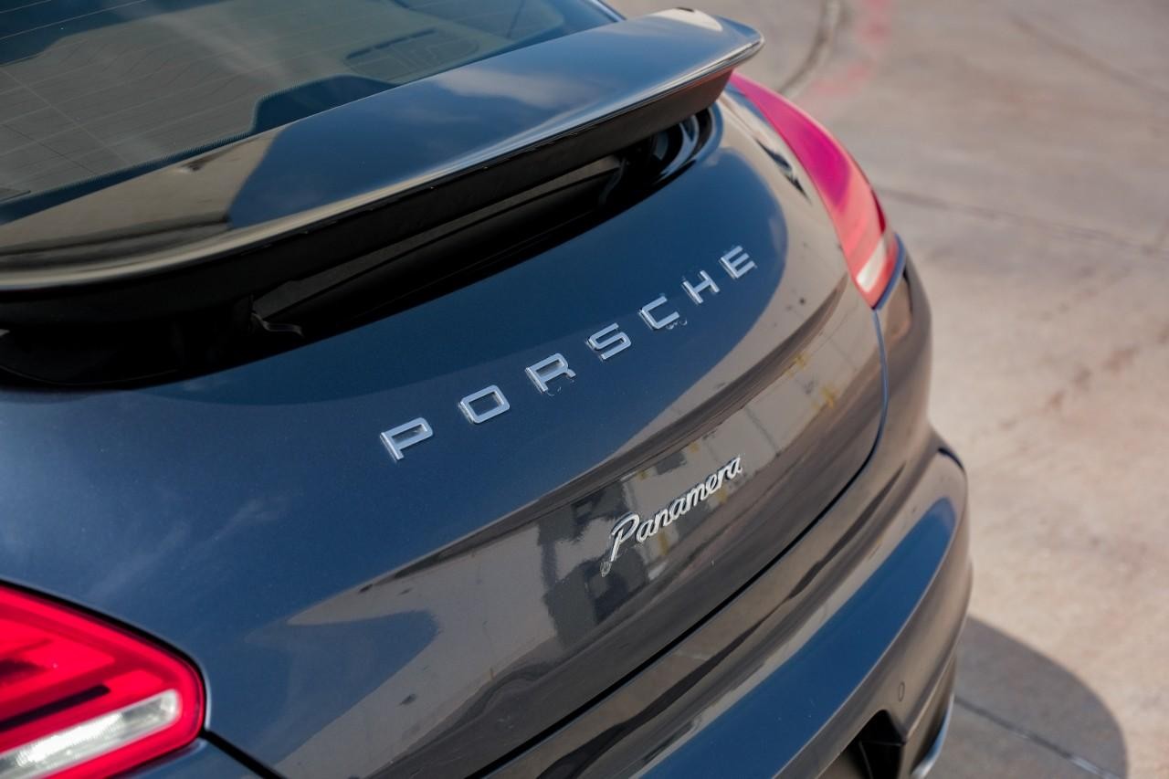 2015 Porsche Panamera PANAMERA 4 photo