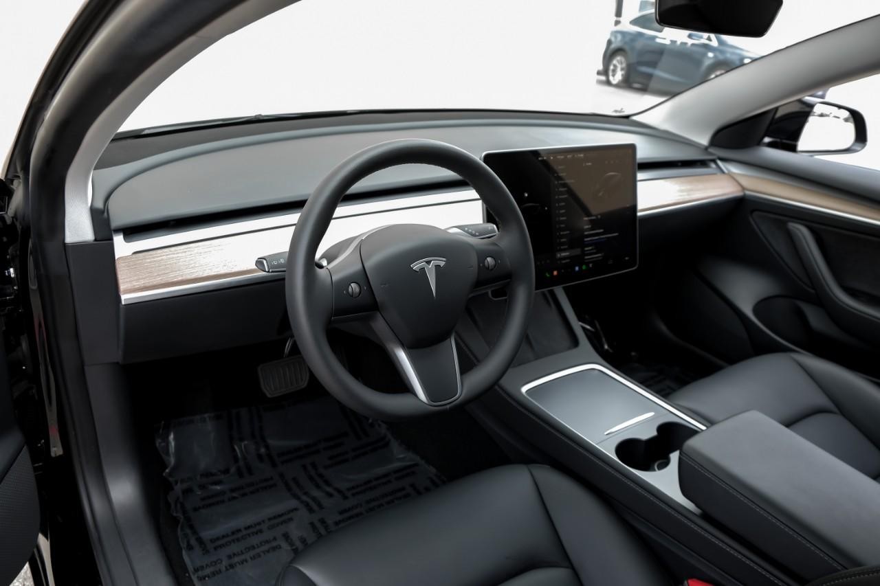 Tesla Model 3 Vehicle Main Gallery Image 03