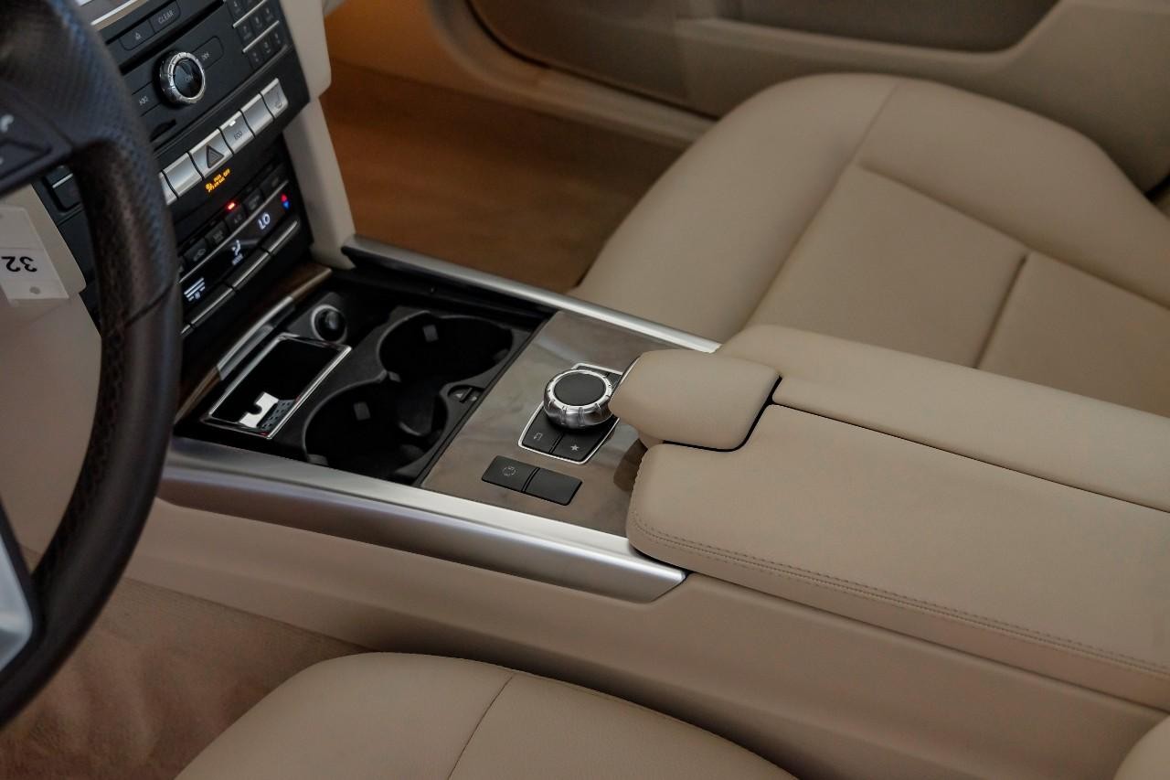 Mercedes-Benz E 350 Vehicle Main Gallery Image 25