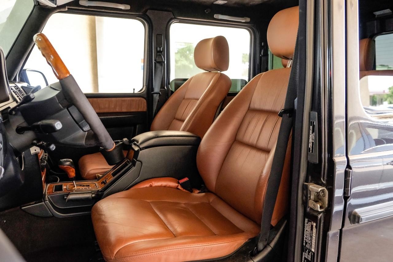 Mercedes-Benz G-Class Vehicle Main Gallery Image 03