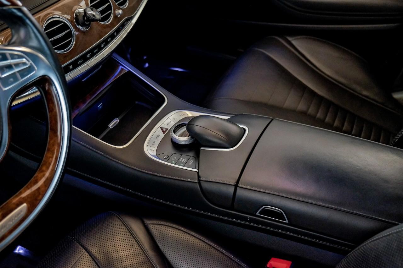 Mercedes-Benz S-Class Vehicle Main Gallery Image 25