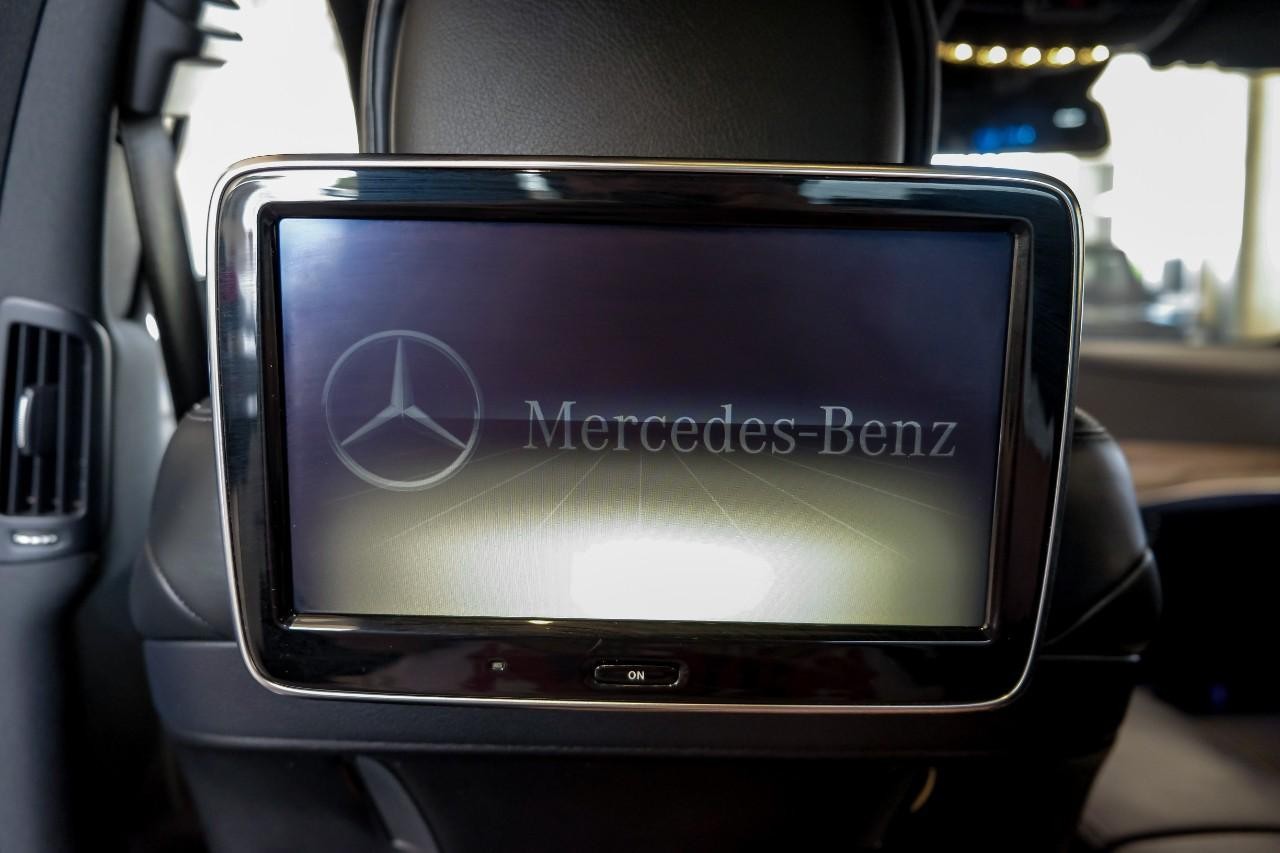 Mercedes-Benz S-Class Vehicle Main Gallery Image 33