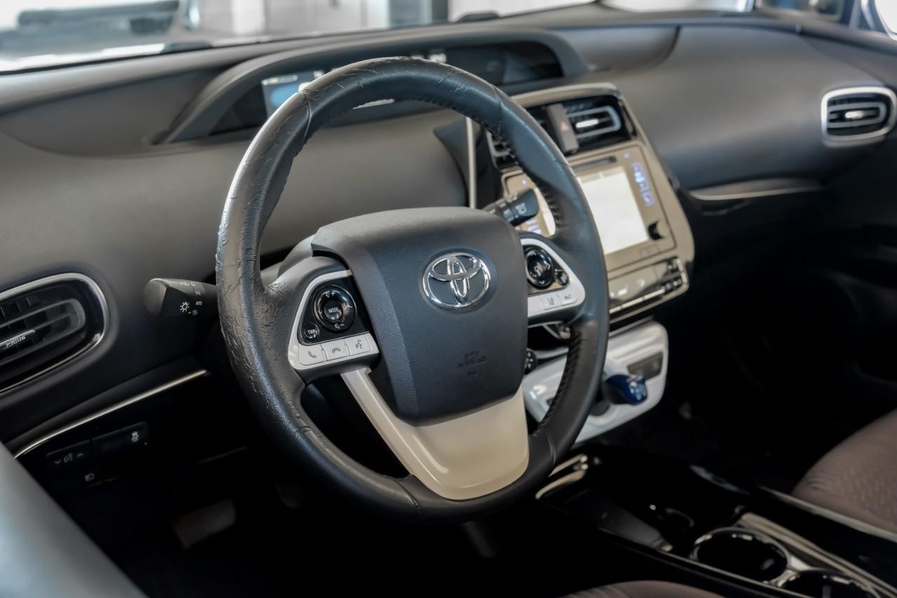 Toyota Prius Vehicle Main Gallery Image 17