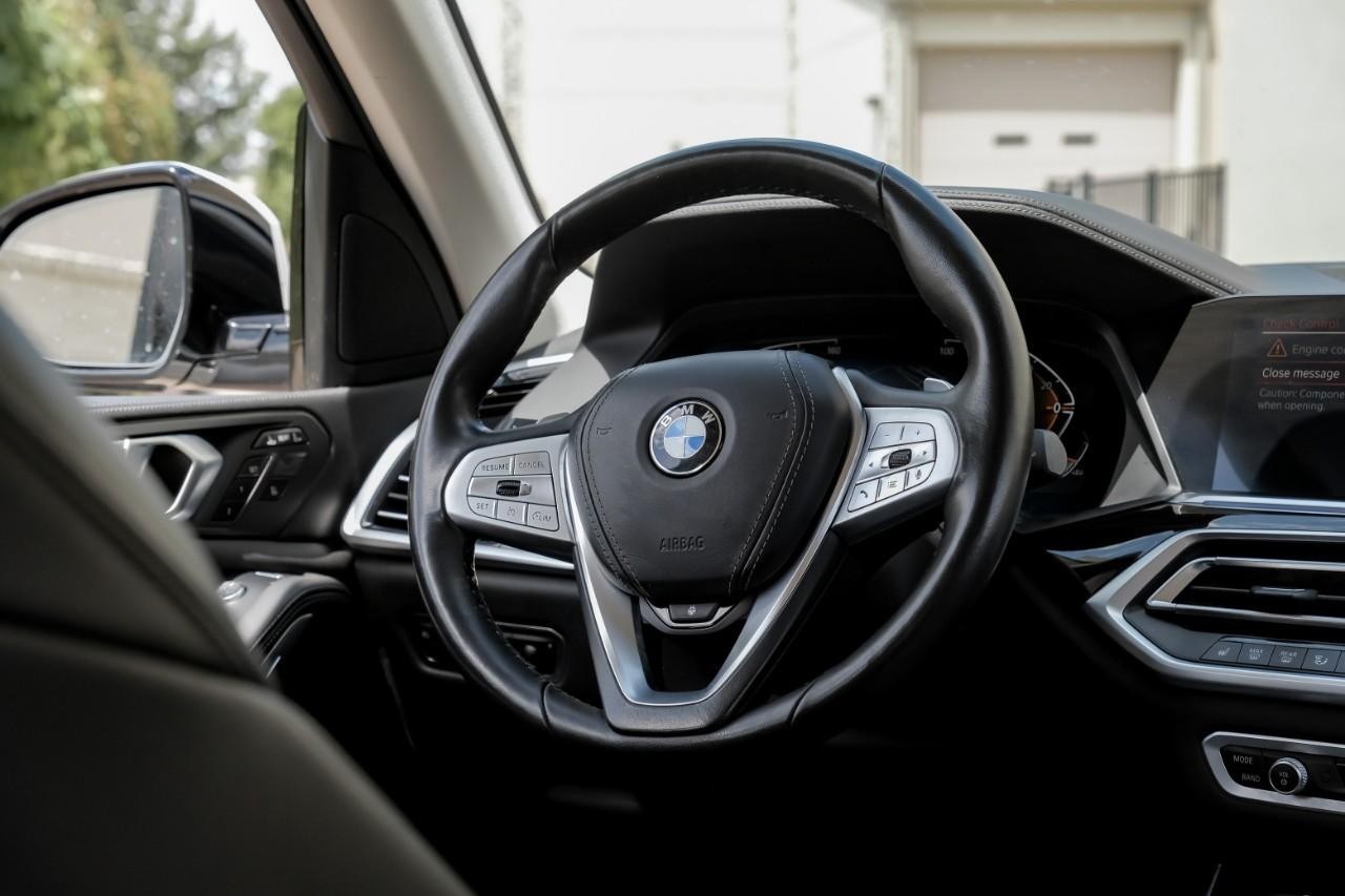BMW X7 Vehicle Main Gallery Image 17
