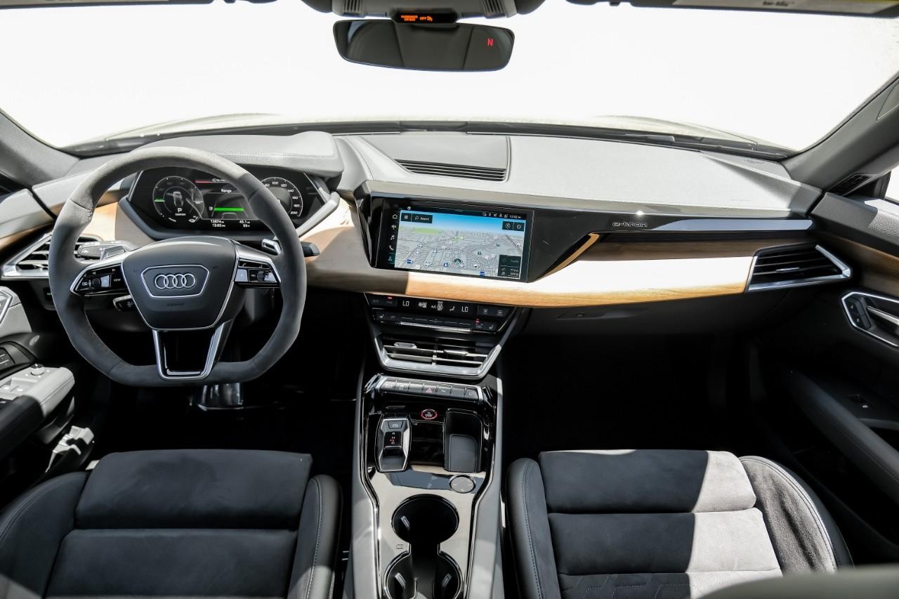 Audi e-tron GT Vehicle Main Gallery Image 16
