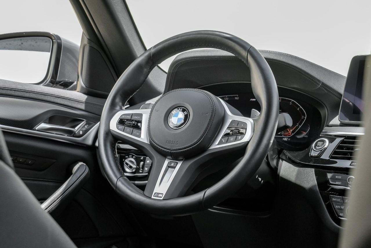 BMW 530i Vehicle Main Gallery Image 17