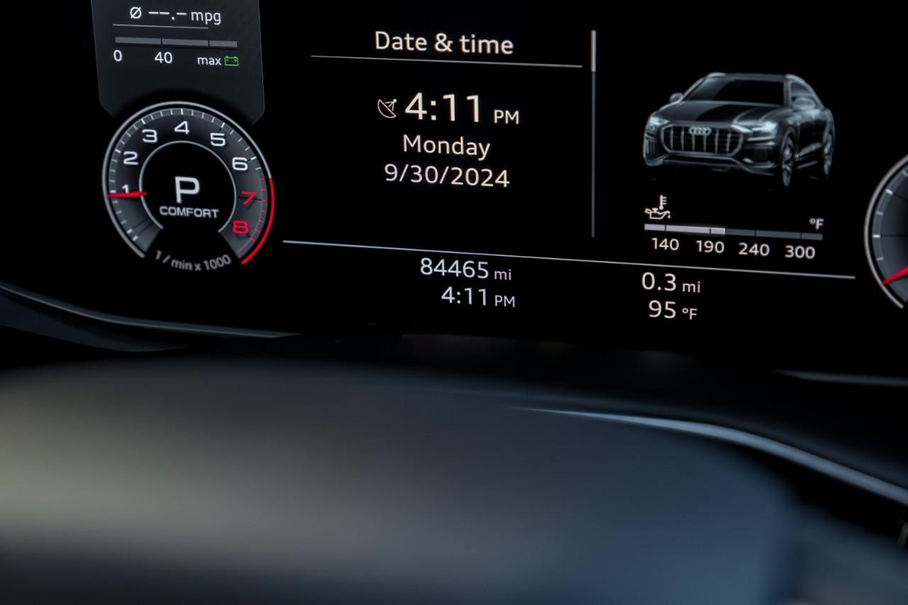 Audi Q8 Vehicle Main Gallery Image 22